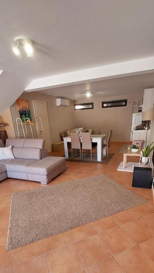 Casa Vacanza A 11 Km Dall'Aeroporto Di Palermo Carini Eksteriør billede